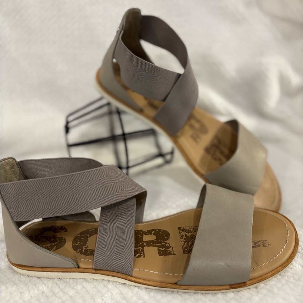 Sorel Women's Taupe and Beige Sandals